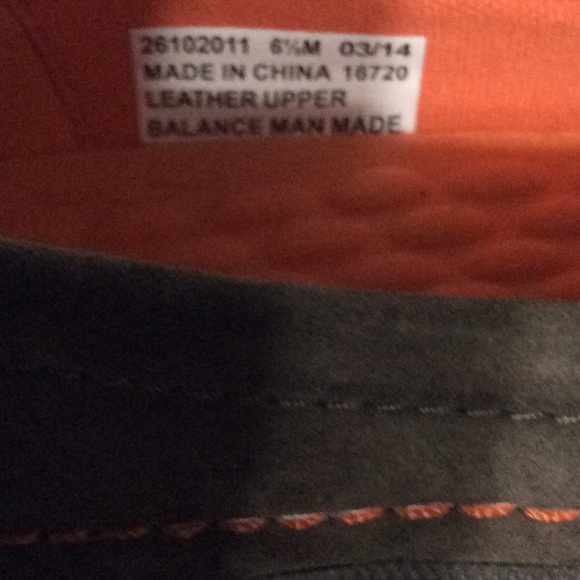 Clark’s flat walking shoes size 6.6, leather upper–.  B69 - Picture 6 of 6